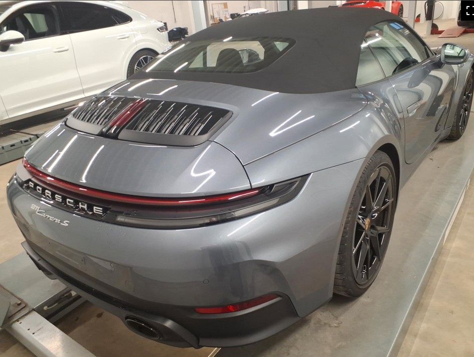 Porsche 992 2025