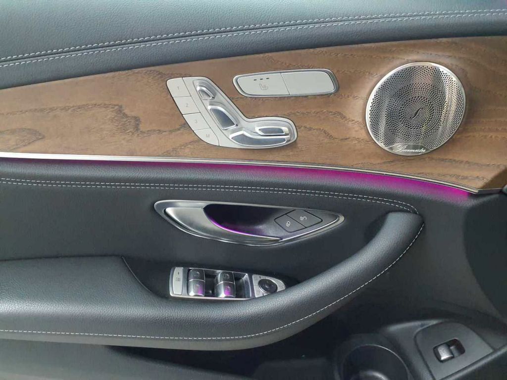 Mercedes-Benz E 300 2022