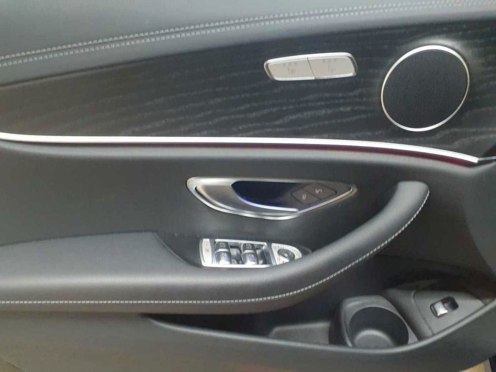 Mercedes-Benz E 300 2022