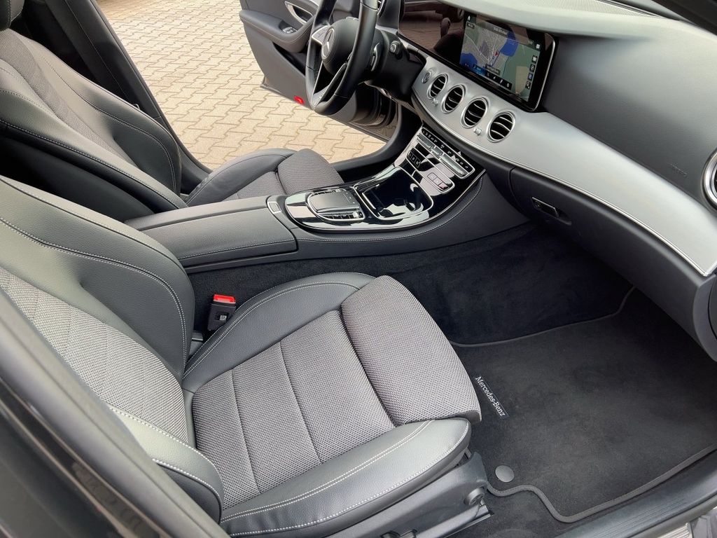 Mercedes-Benz E 300 2022