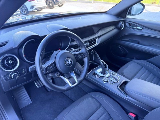 Alfa Romeo Stelvio 2023