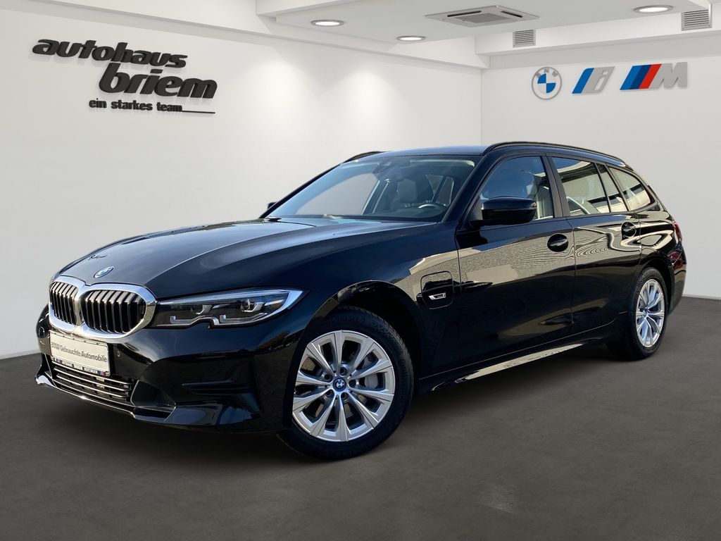 BMW 330 2022