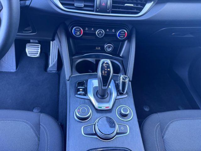 Alfa Romeo Stelvio 2023