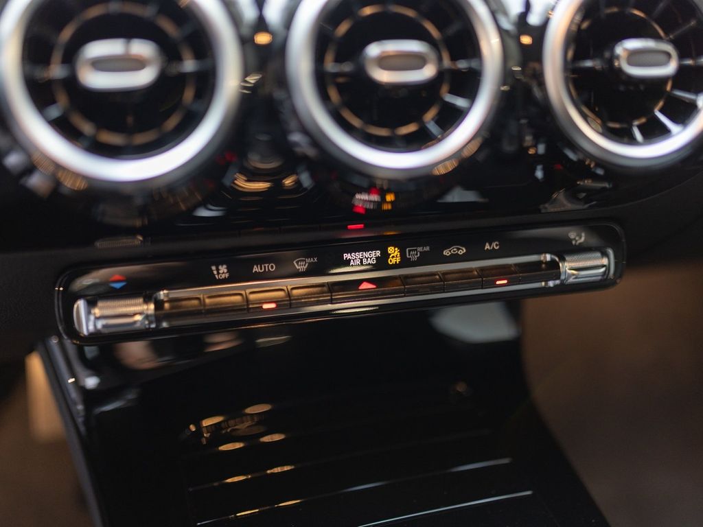 Mercedes-Benz A 200 2024