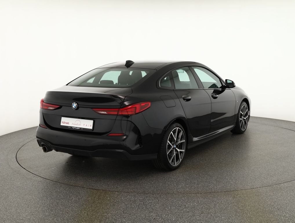 BMW 218 2024