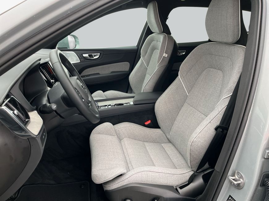 Volvo XC60 2025