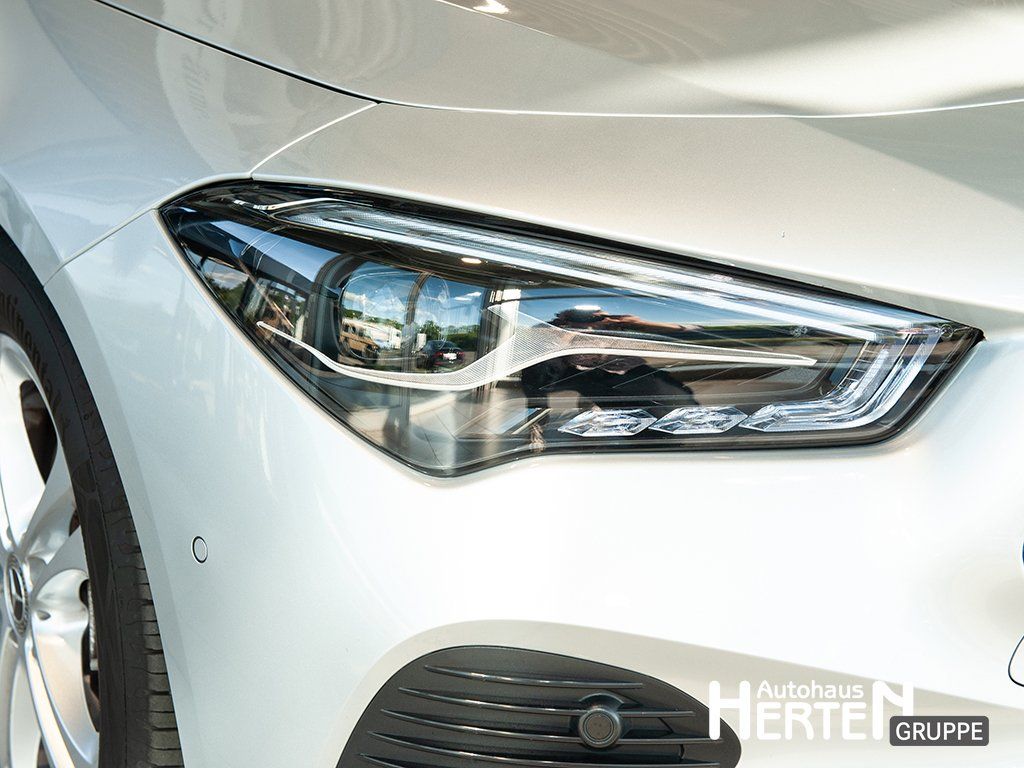 Mercedes-Benz CLA 180 2023