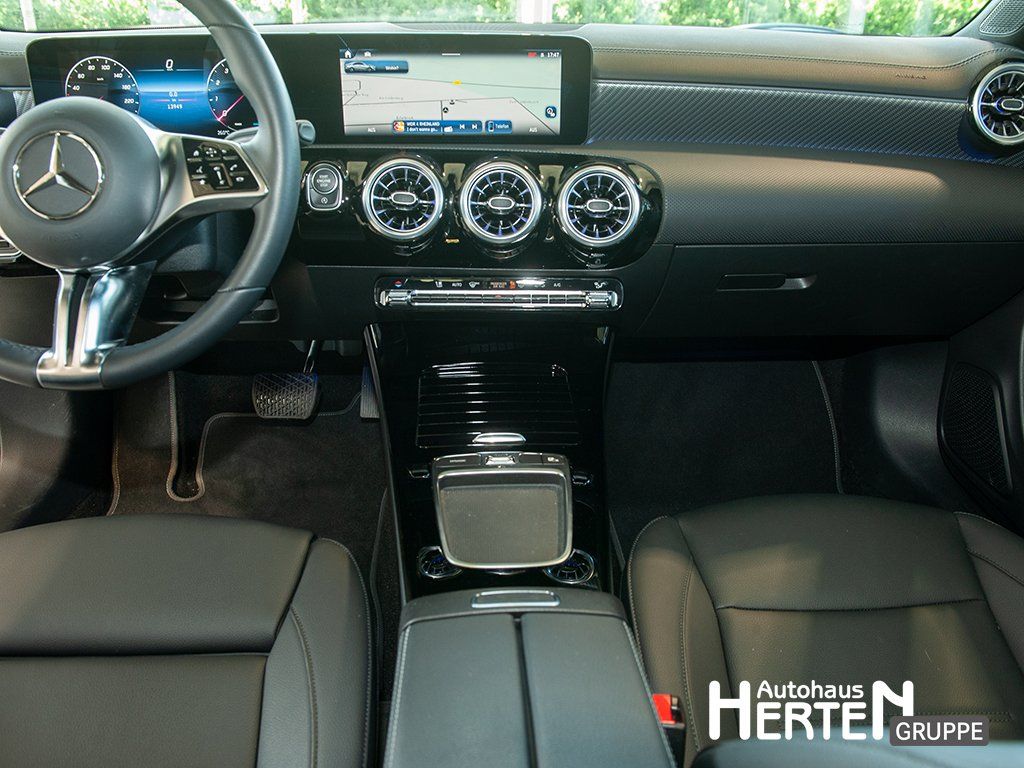 Mercedes-Benz CLA 180 2023