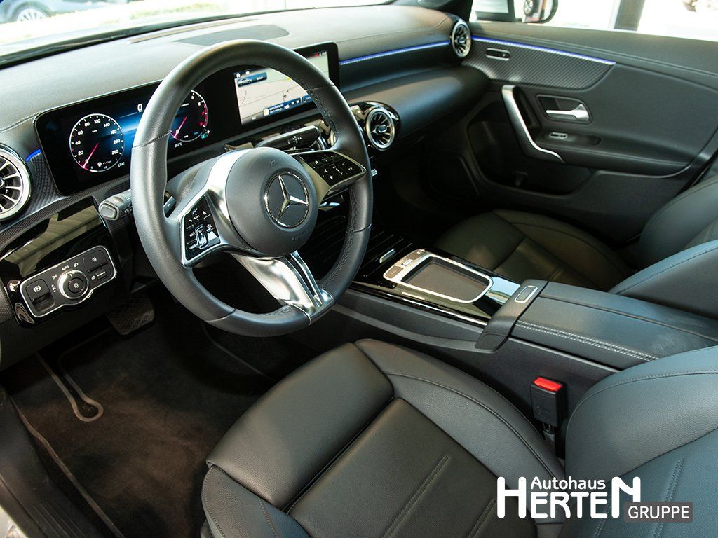 Mercedes-Benz CLA 180 2023
