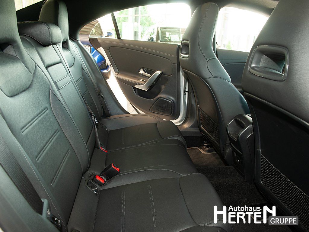 Mercedes-Benz CLA 180 2023