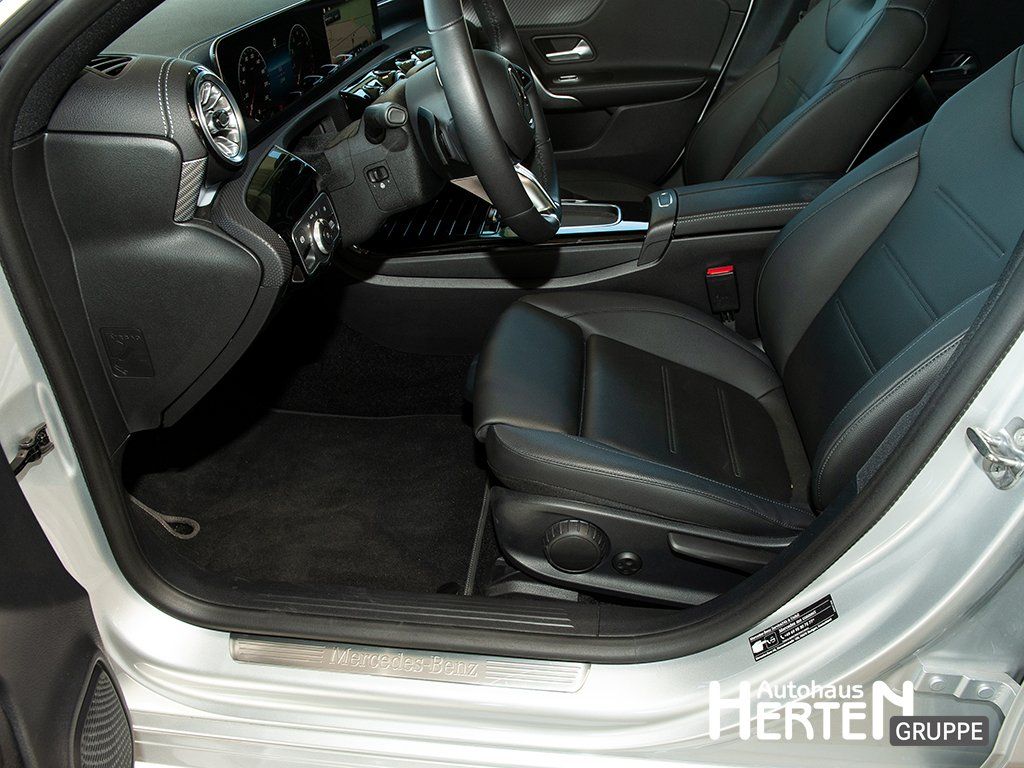 Mercedes-Benz CLA 180 2023