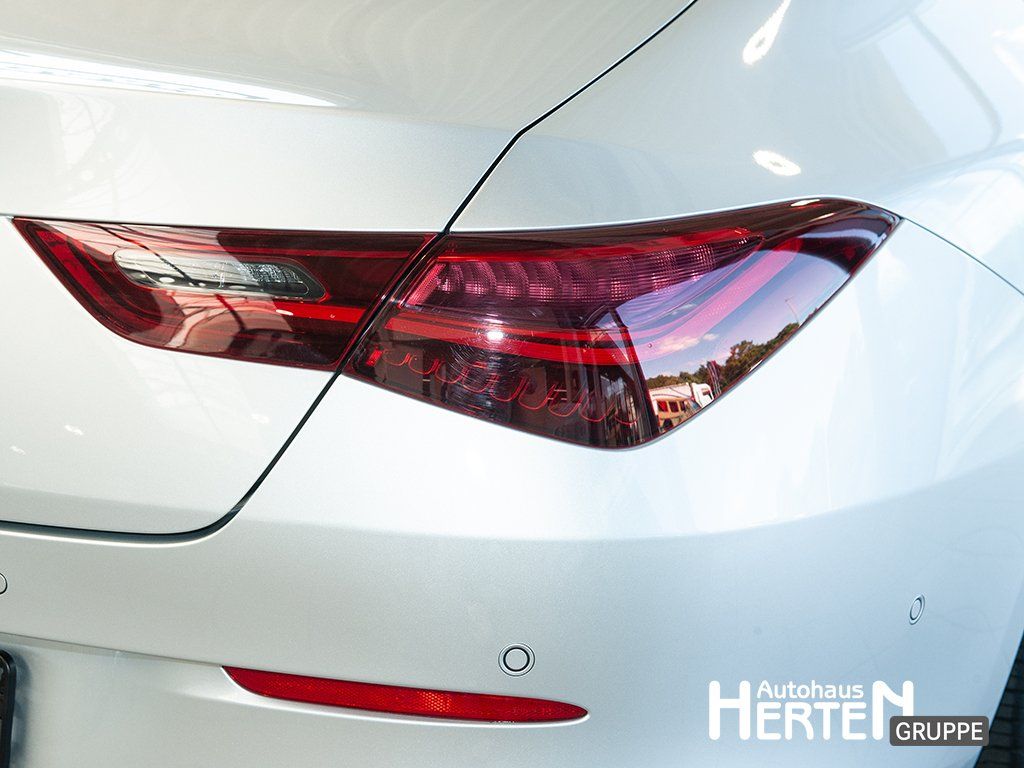 Mercedes-Benz CLA 180 2023