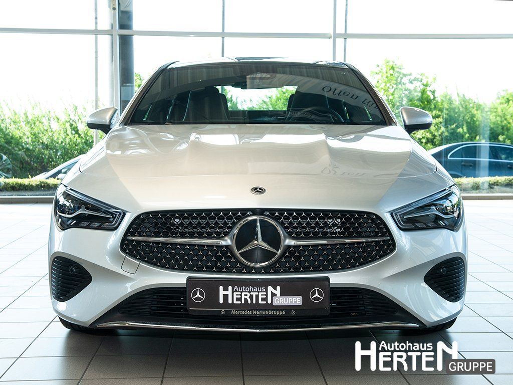 Mercedes-Benz CLA 180 2023