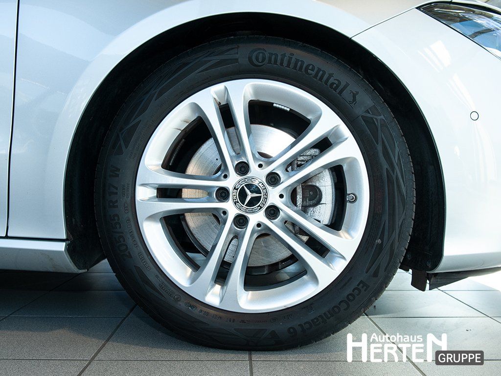 Mercedes-Benz CLA 180 2023