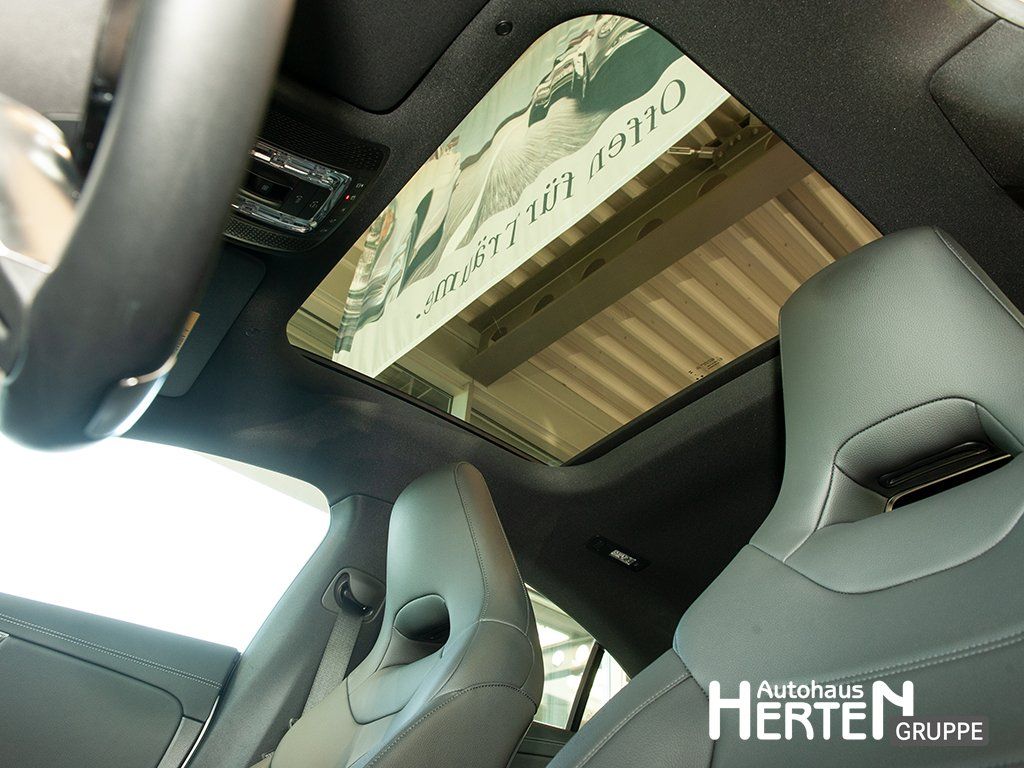 Mercedes-Benz CLA 180 2023