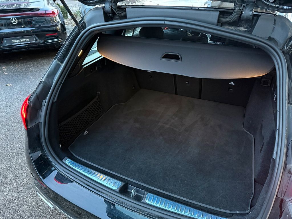 Mercedes-Benz C 300 2025