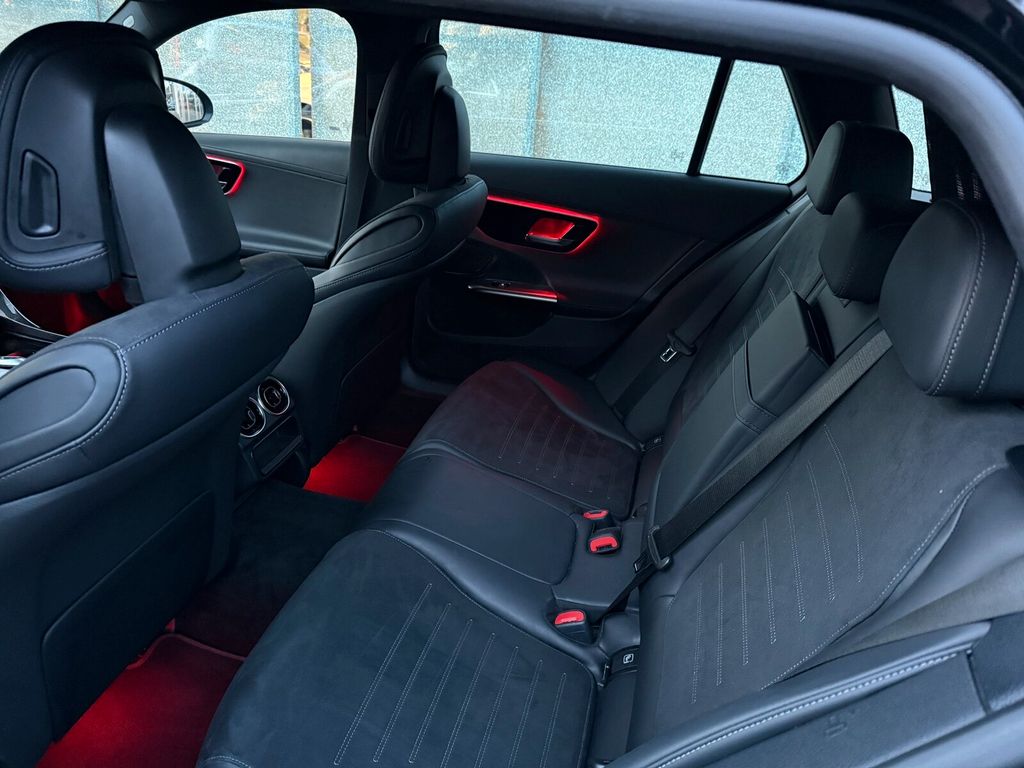 Mercedes-Benz C 300 2025