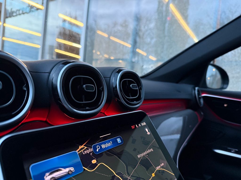 Mercedes-Benz C 300 2025