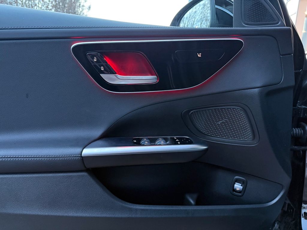 Mercedes-Benz C 300 2025