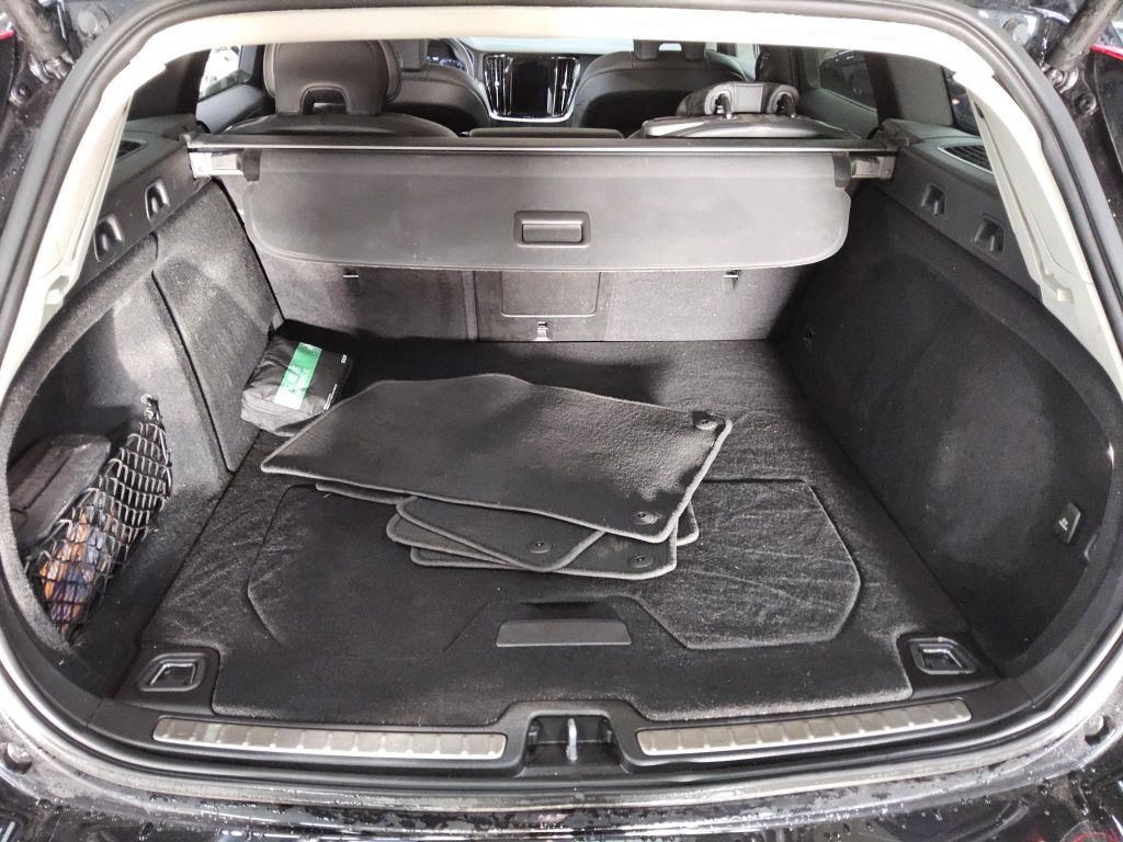 Volvo V60 Cross Country 2022