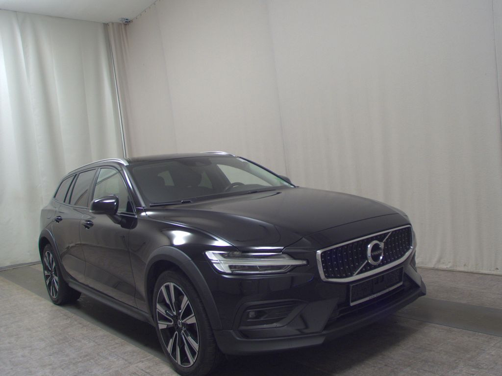 Volvo V60 Cross Country 2022