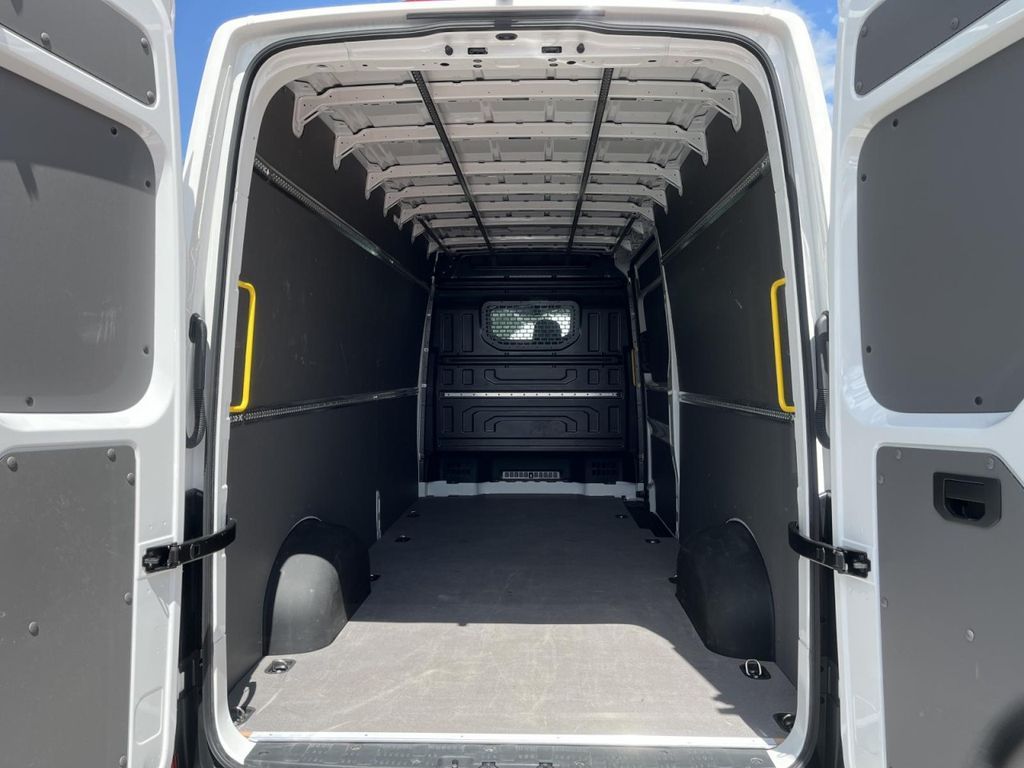 Volkswagen Crafter 2024