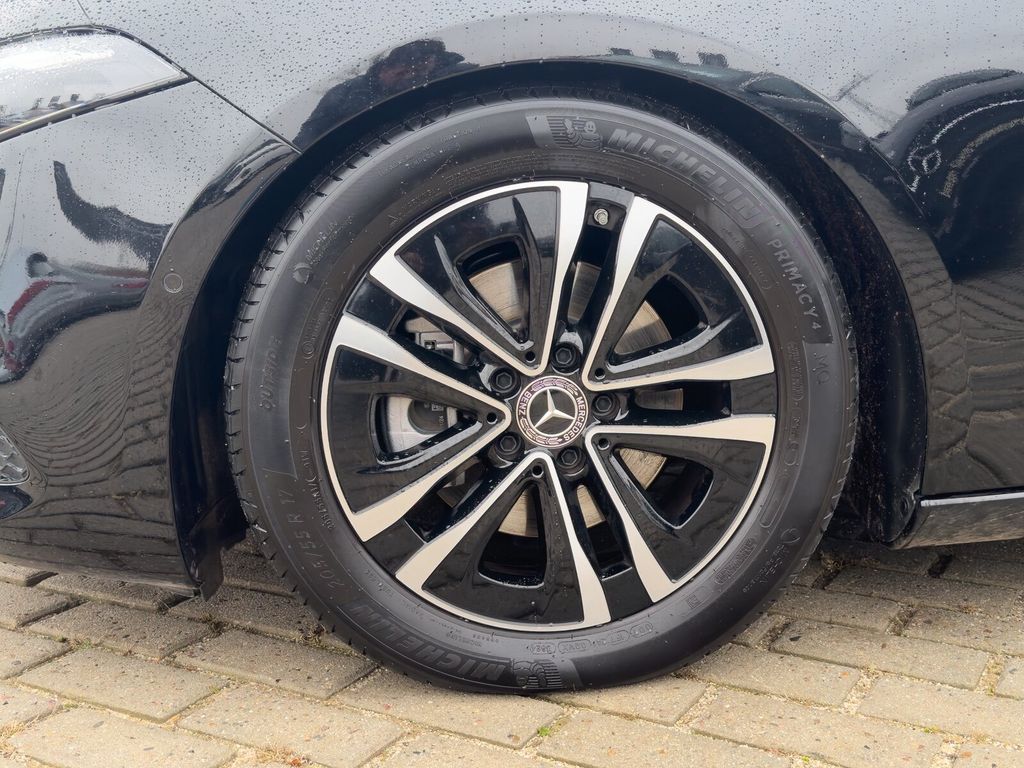 Mercedes-Benz A 180 2025