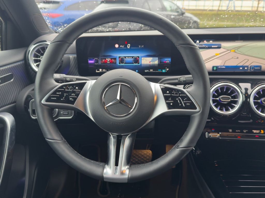 Mercedes-Benz A 180 2025