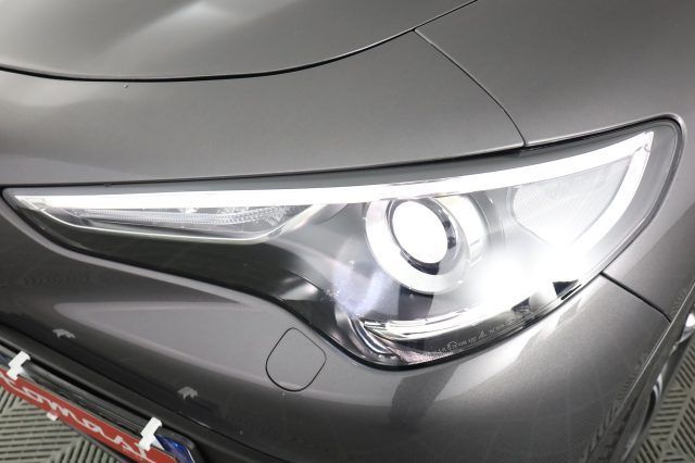 Alfa Romeo Stelvio 2023