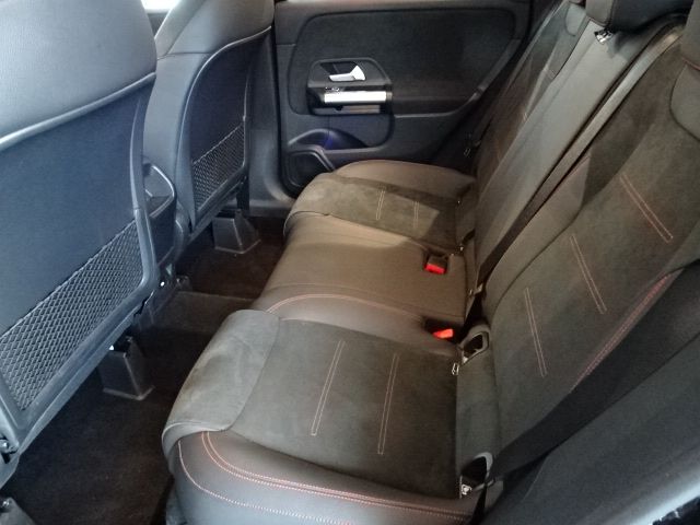 Mercedes-Benz B 200 2024