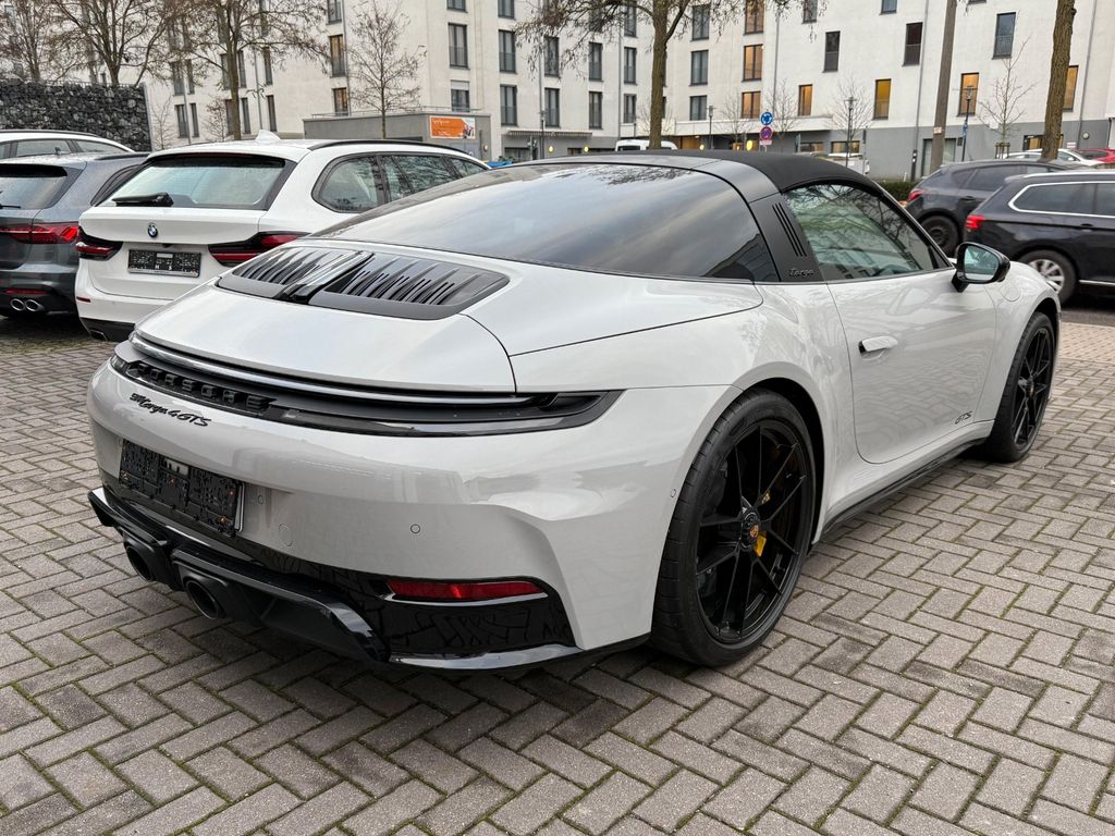 Porsche 992 2025