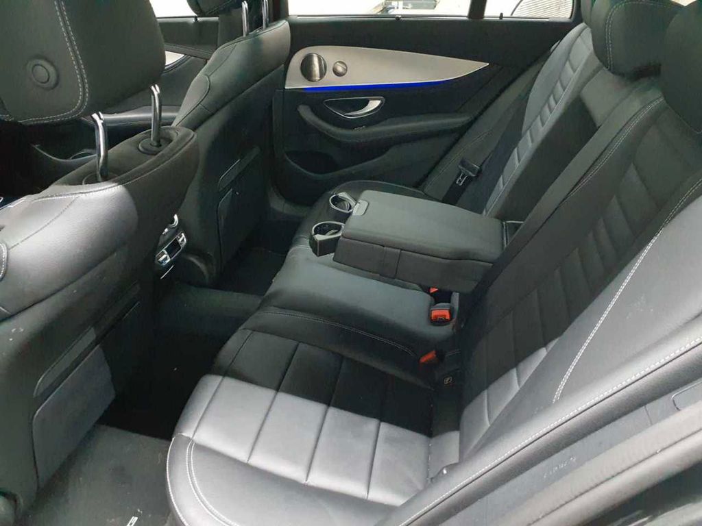 Mercedes-Benz E 300 2022