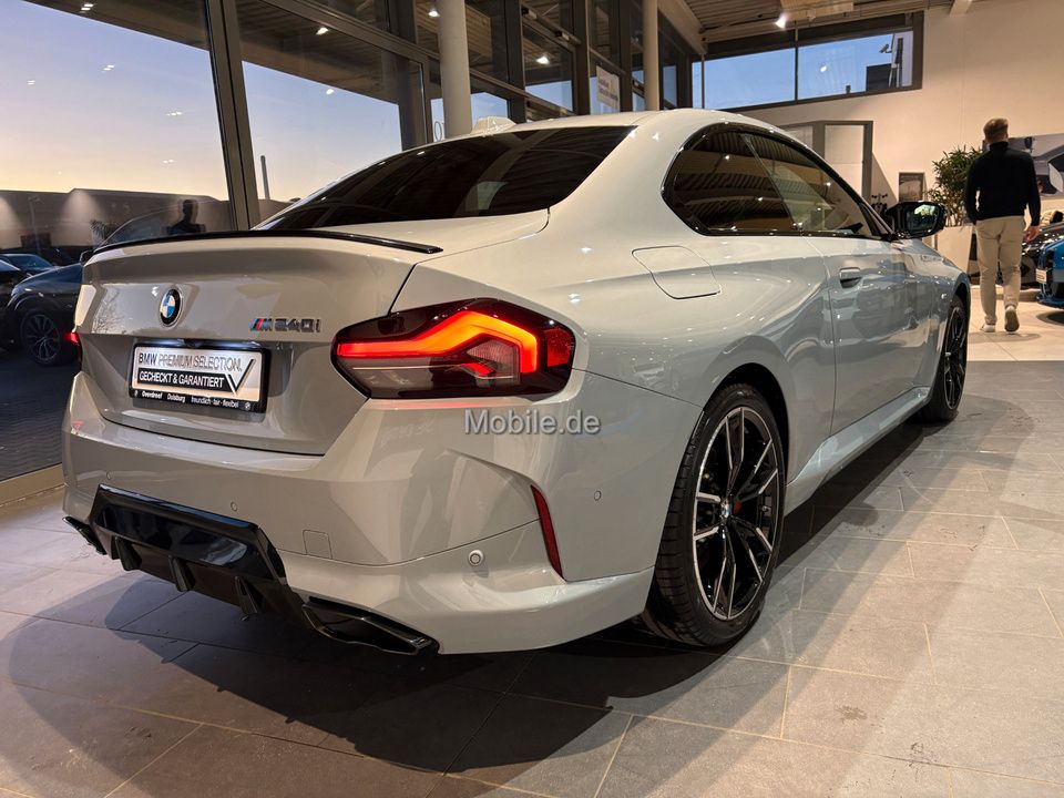 BMW M240i 2024