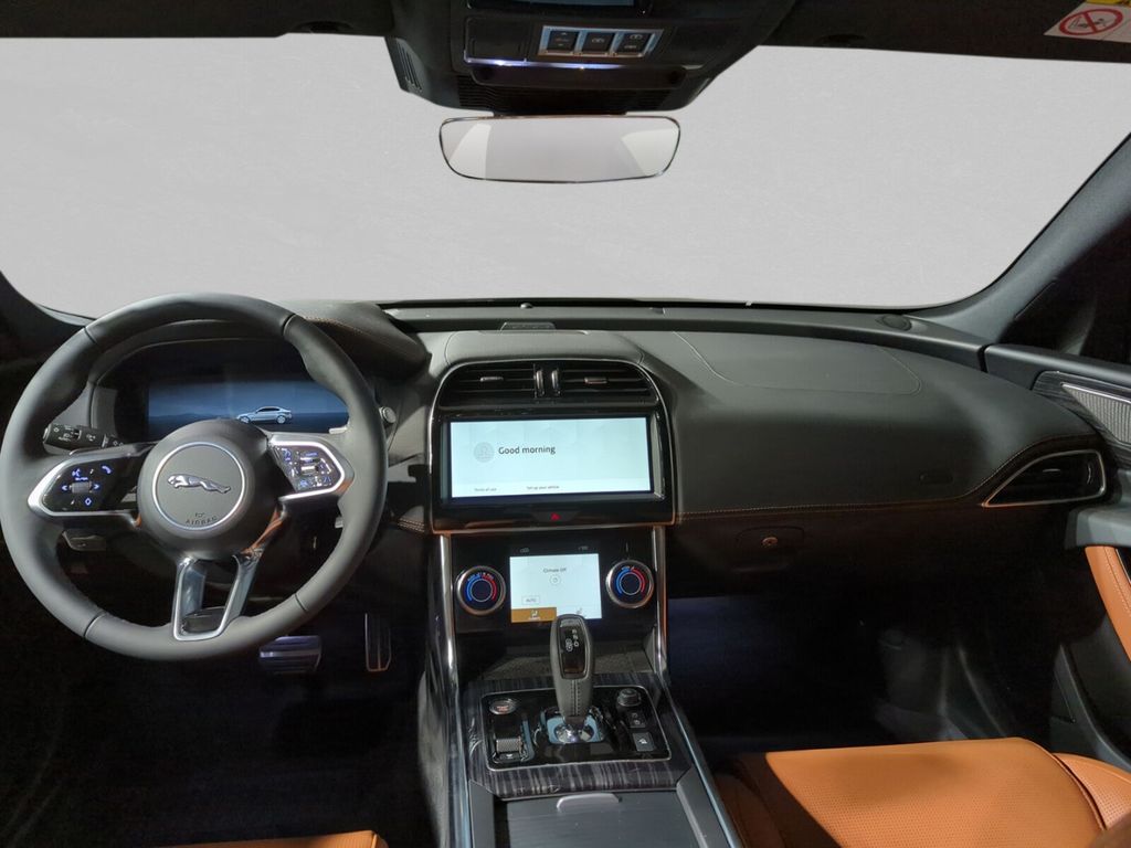 Jaguar XE 2024