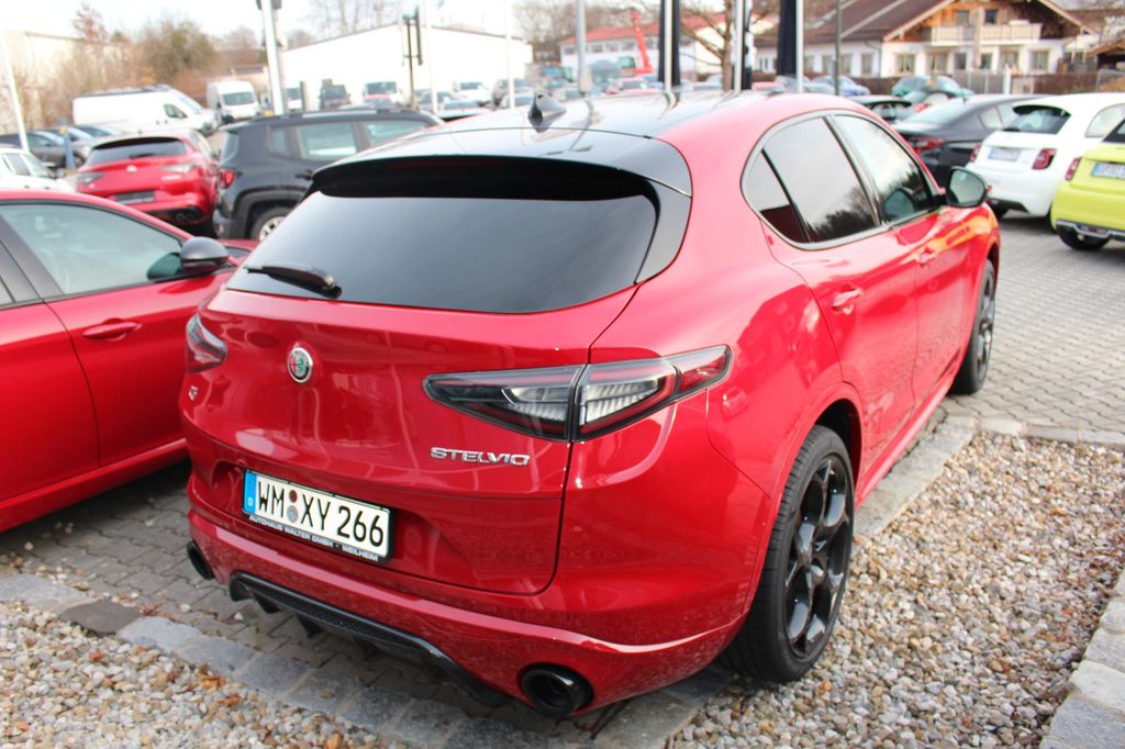 Alfa Romeo Stelvio 2025