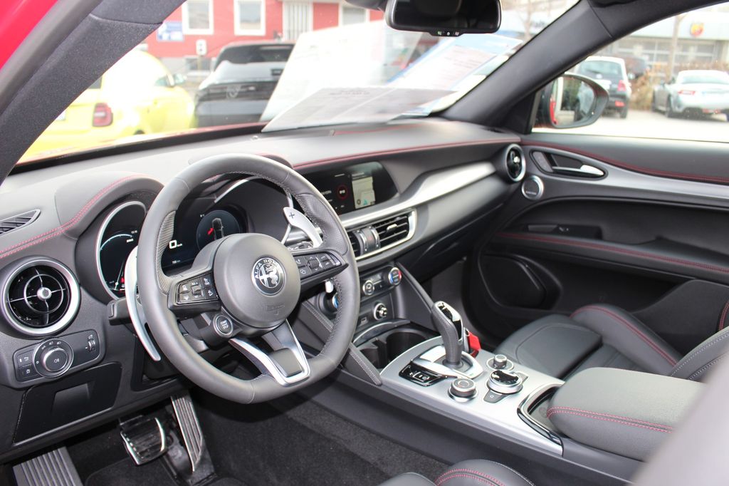 Alfa Romeo Stelvio 2025