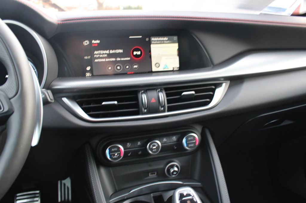 Alfa Romeo Stelvio 2025