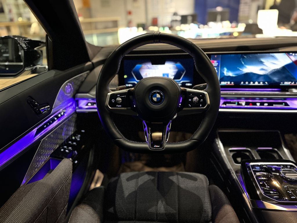 BMW i7 2024