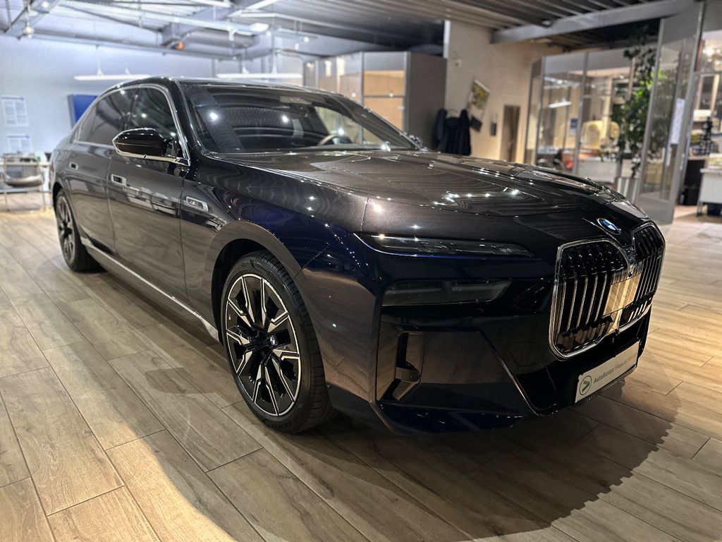 BMW i7 2024