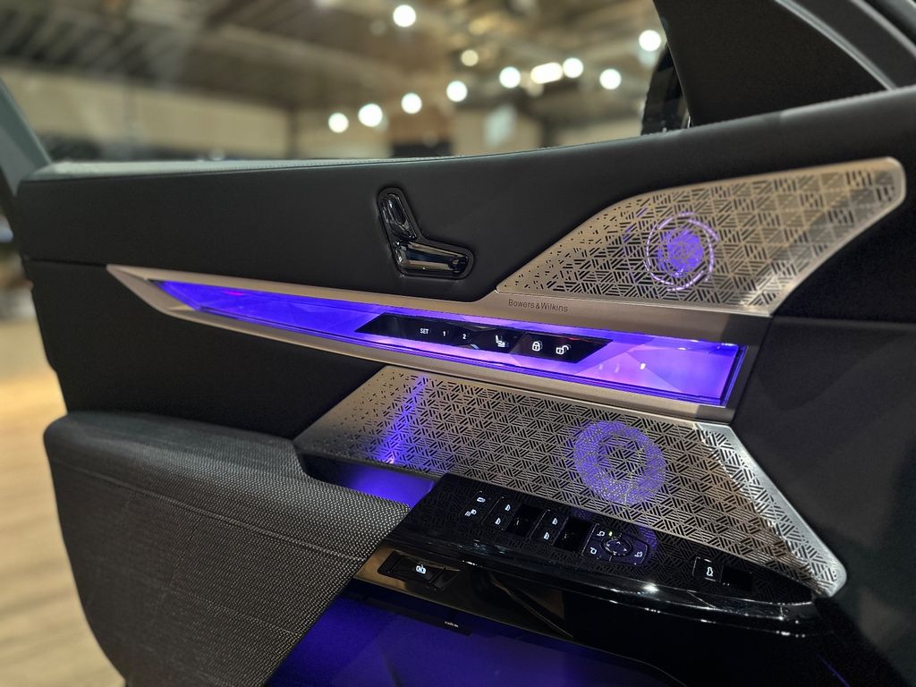 BMW i7 2024