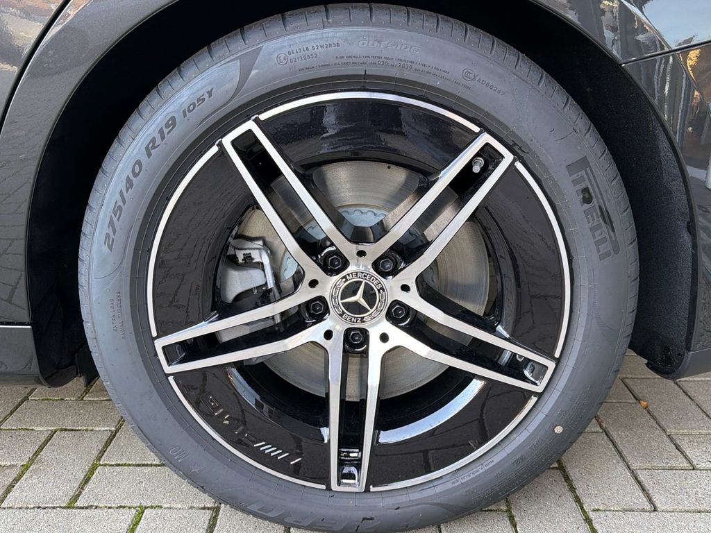 Mercedes-Benz E 300 2025