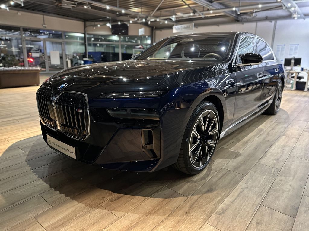 BMW i7 2024