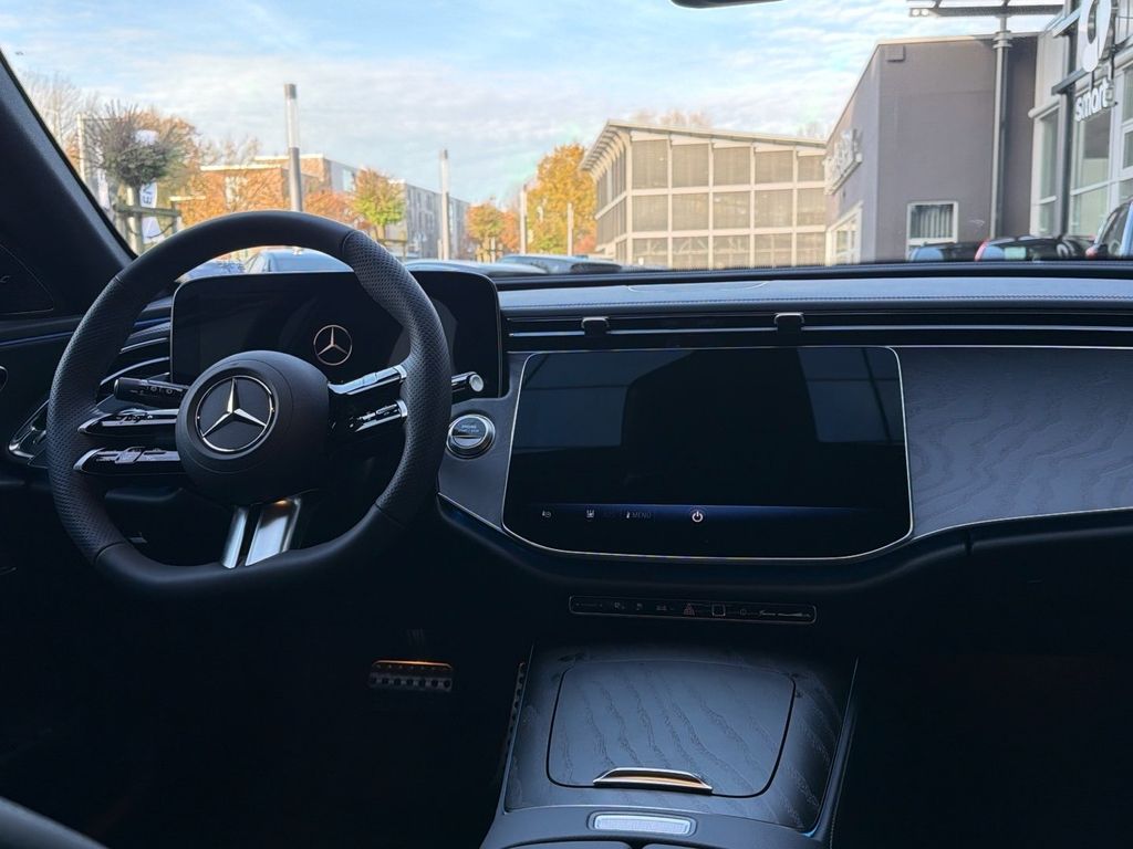 Mercedes-Benz E 300 2025