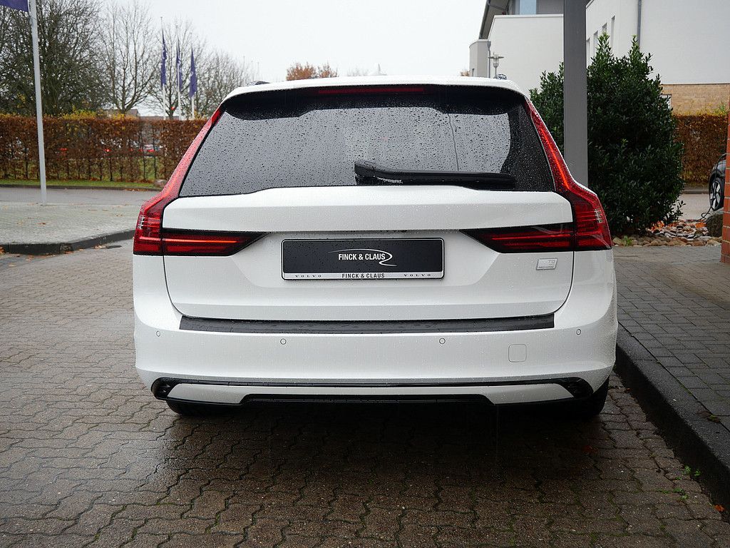 Volvo V90 2022