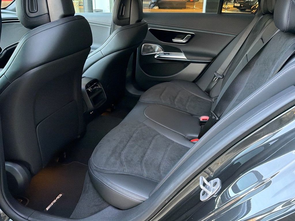 Mercedes-Benz E 300 2025