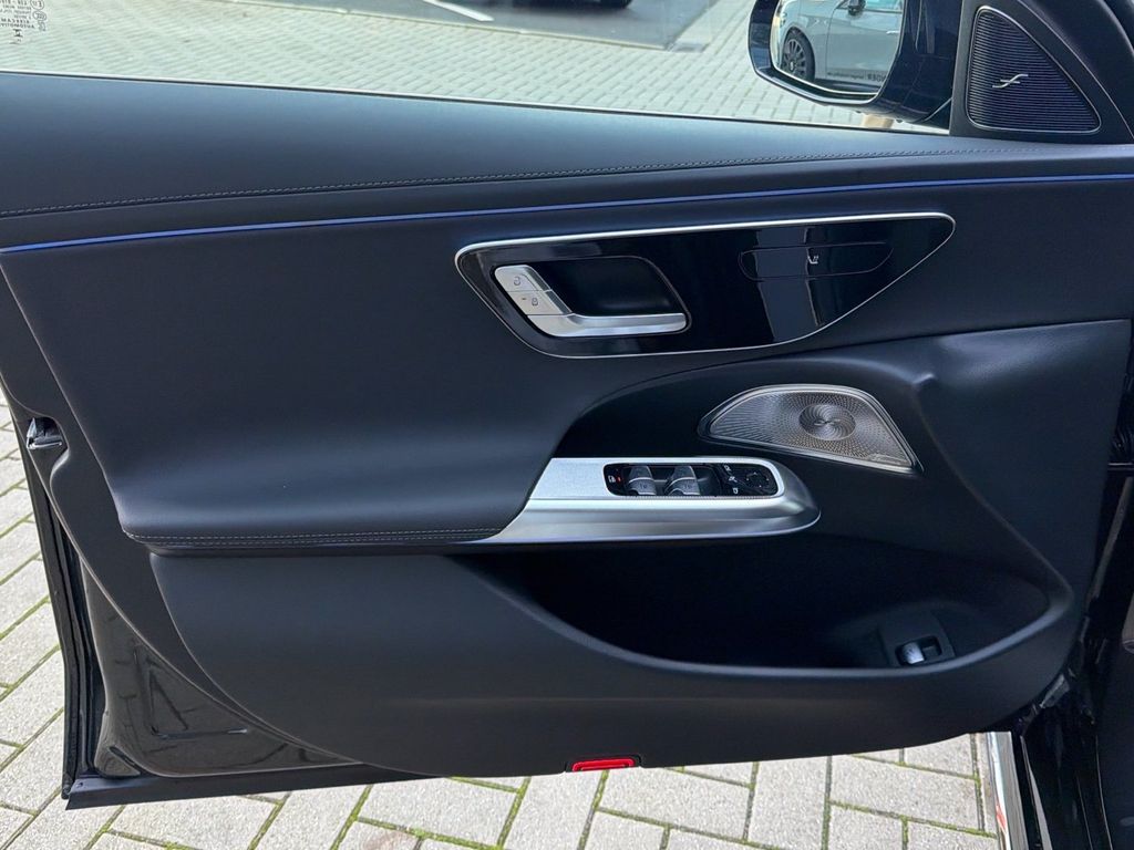 Mercedes-Benz E 300 2025