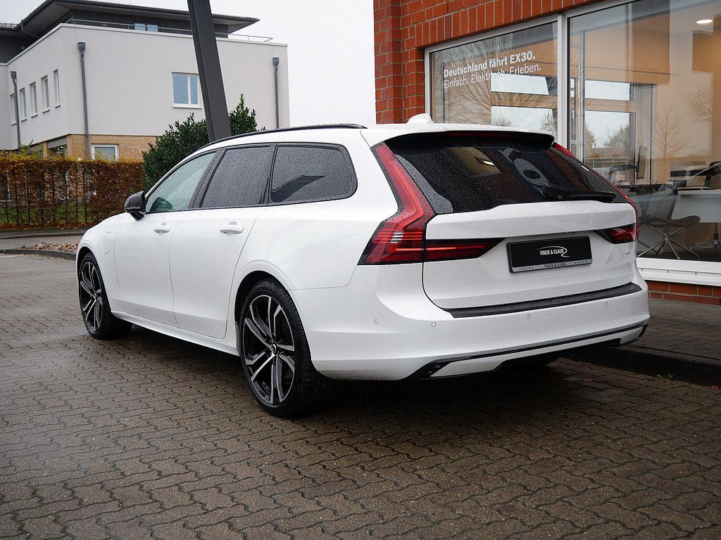 Volvo V90 2022