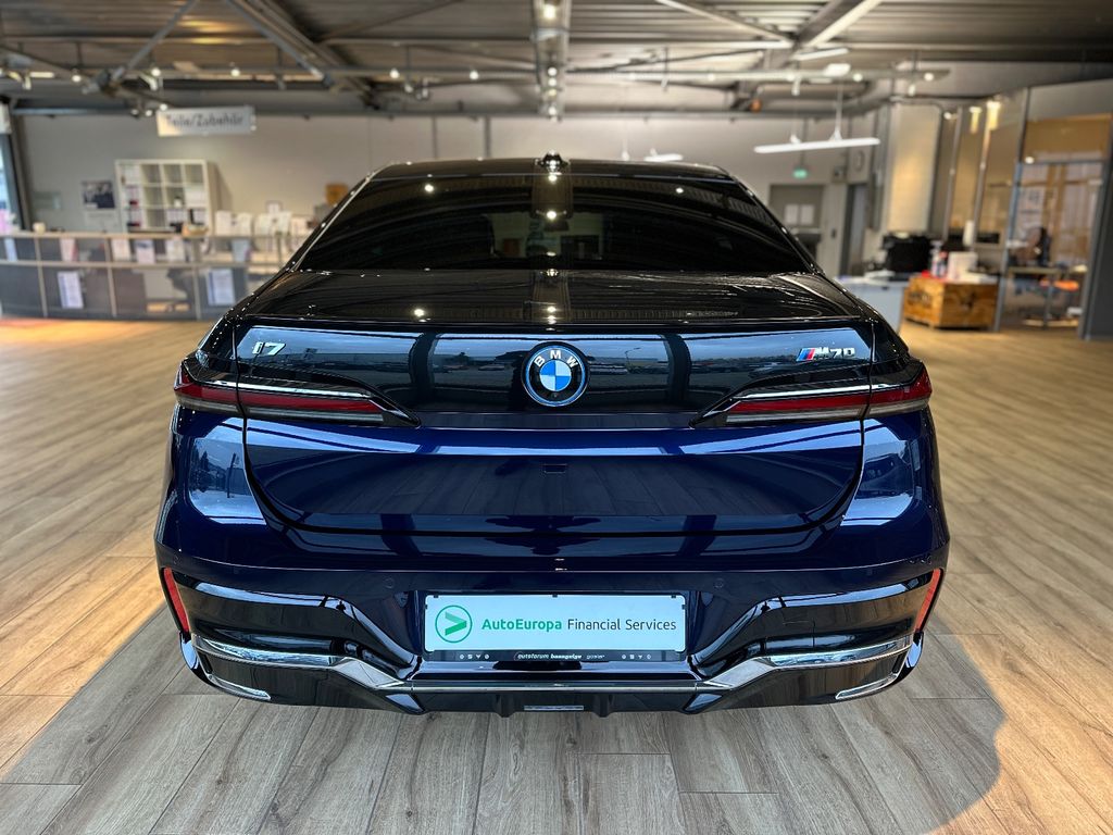 BMW i7 2024