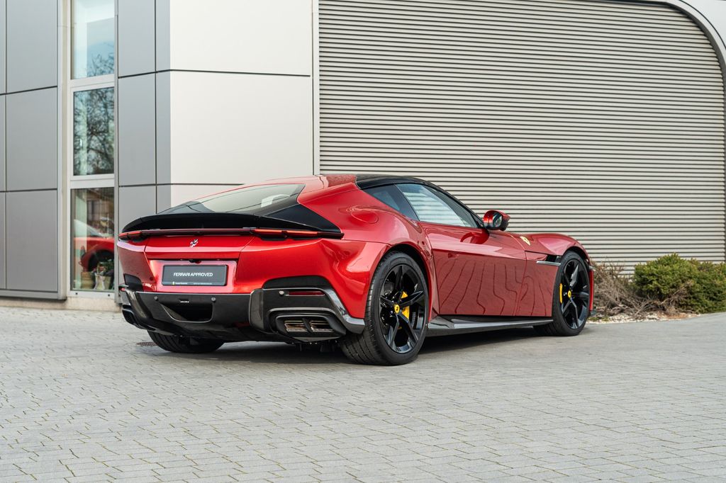 Ferrari 12Cilindri 2025