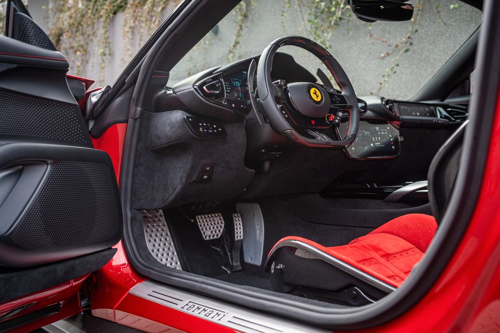 Ferrari 12Cilindri 2025